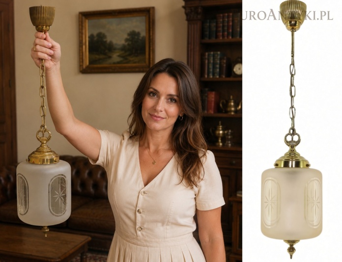 luksusowa lampa wisząca ze szklanym kloszem w klasycznym eleganckim wnętrzu
